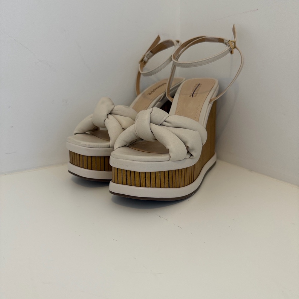 SCHUTZ Knotted Cream and Tan Wedges